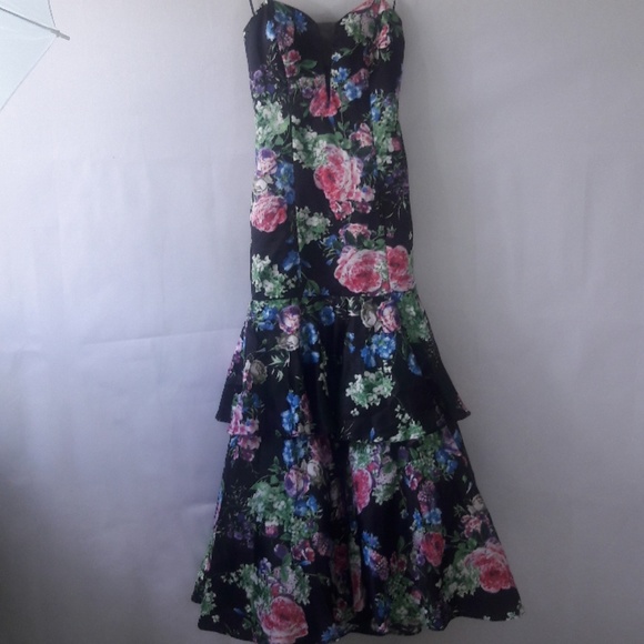 Masquerade Dresses & Skirts - MAKE OFFER!     MASQUERADE  BEAUTIFUL LONG DRESS